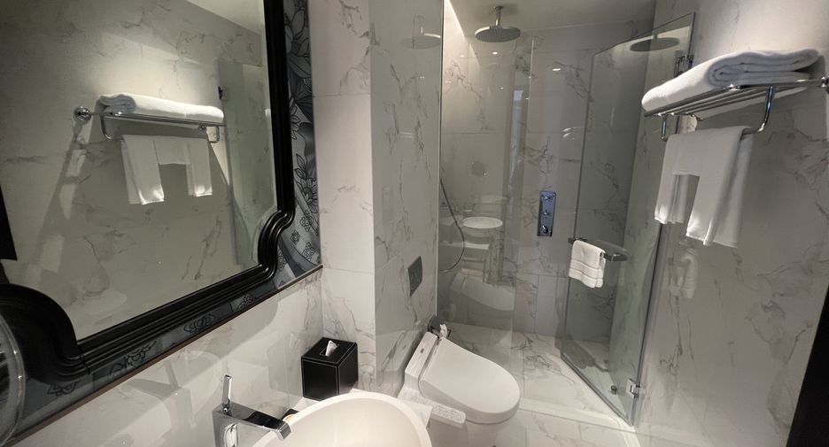 Condo en alquiler de 2 habitaciones en Khlong Toei, Bangkok