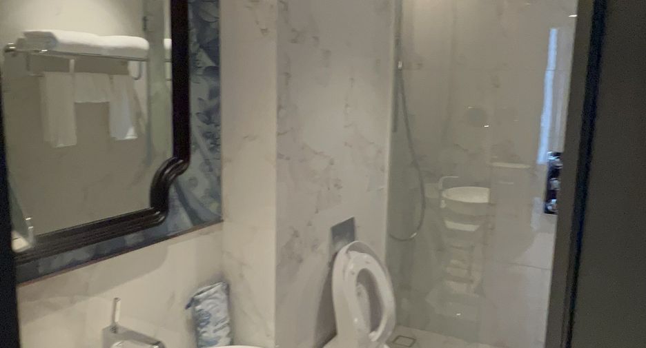 Condo en alquiler de 2 habitaciones en Khlong Toei, Bangkok