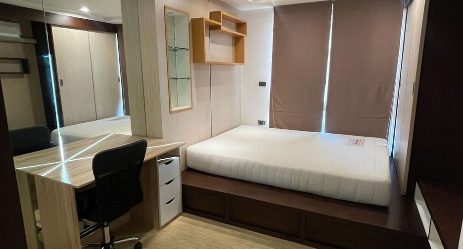 Condo en alquiler de 1 habitaciones en Yan Nawa, Bangkok