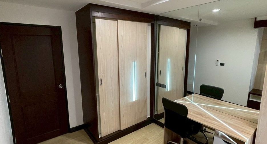 Condo en alquiler de 1 habitaciones en Yan Nawa, Bangkok