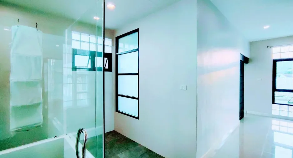For rent 2 bedrooms villa in Mueang Phuket, Phuket