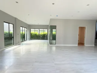 Casa en venta y en alquiler de 4 habitaciones en Rat Burana, Bangkok