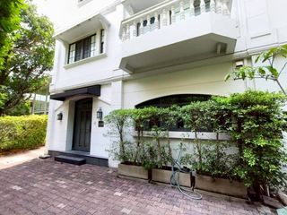 For rent 4 ベッドルーム townhouse in Watthana, Bangkok