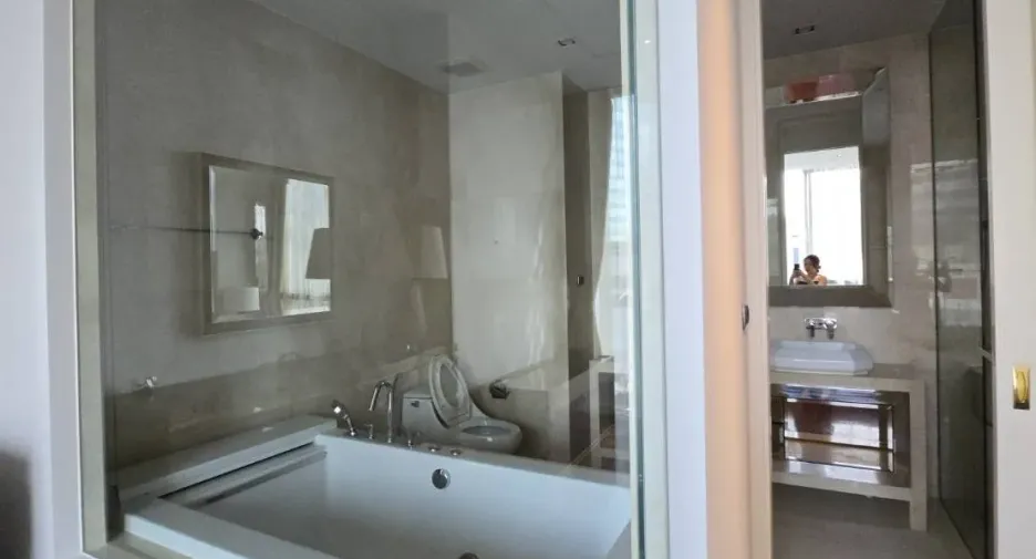 For rent 2 bedrooms condo in Khlong Toei, Bangkok