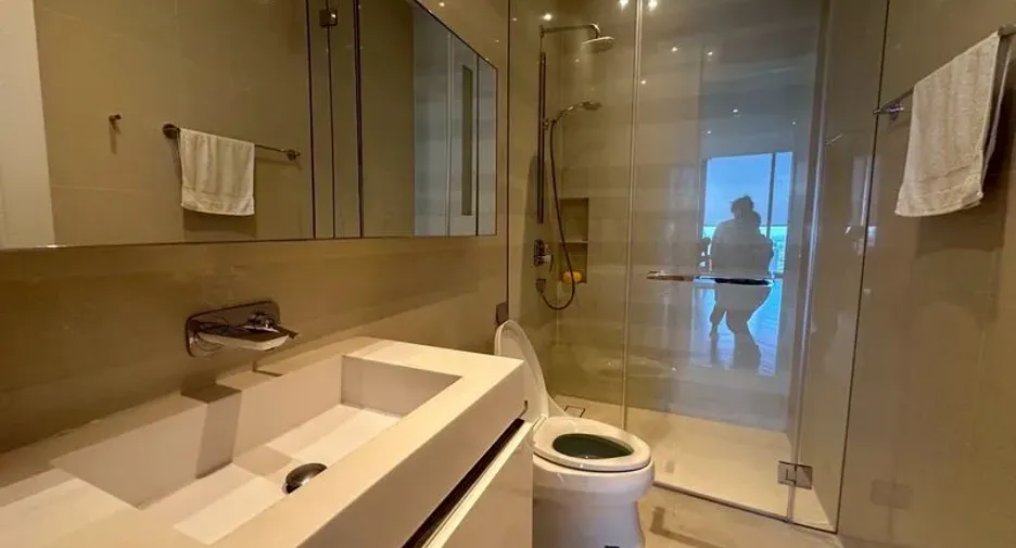 For rent 3 bedrooms condo in Khlong Toei, Bangkok