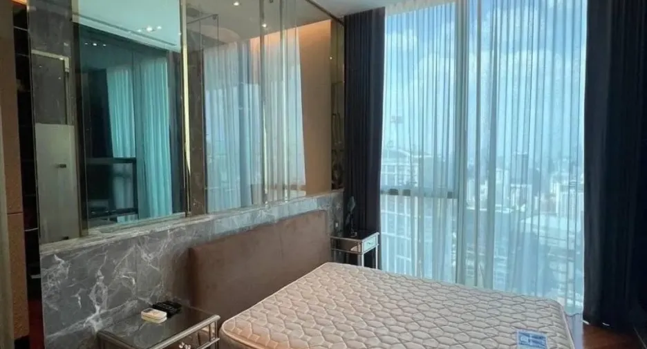 For rent 3 bedrooms condo in Khlong Toei, Bangkok