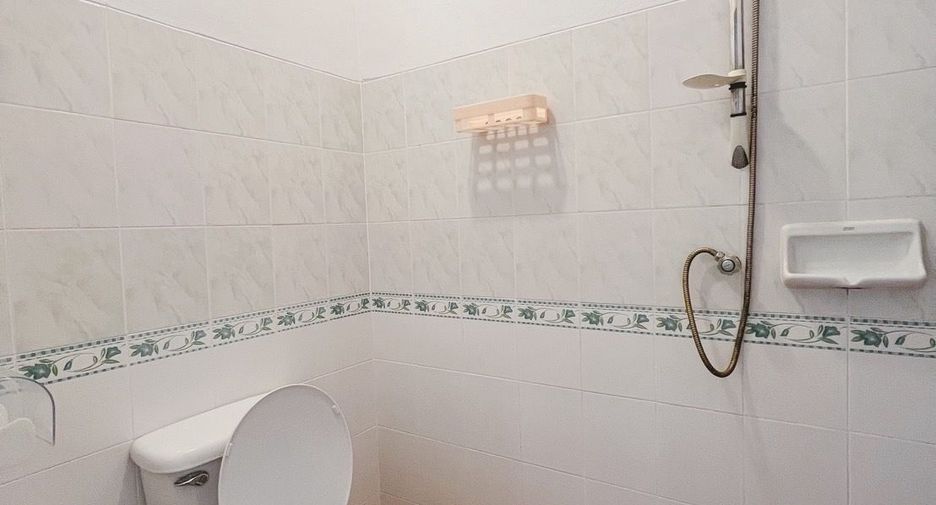 For rent 3 bedrooms townhouse in Mueang Phuket, Phuket