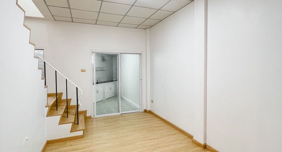 For rent 3 bedrooms townhouse in Mueang Phuket, Phuket