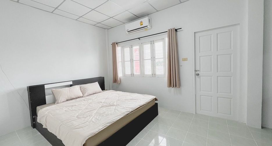 For rent 3 bedrooms townhouse in Mueang Phuket, Phuket