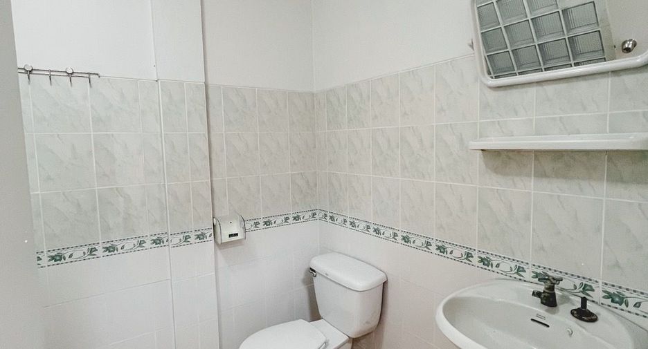 For rent 3 bedrooms townhouse in Mueang Phuket, Phuket