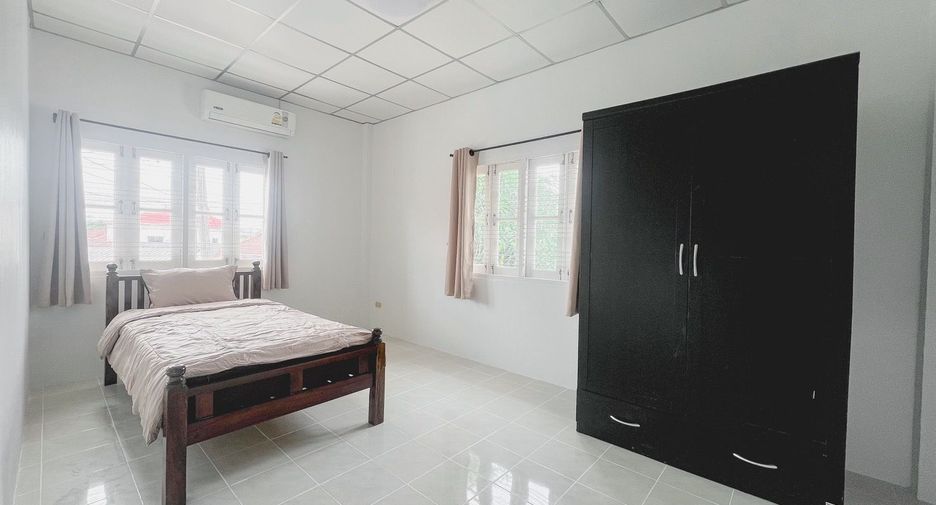 For rent 3 bedrooms townhouse in Mueang Phuket, Phuket