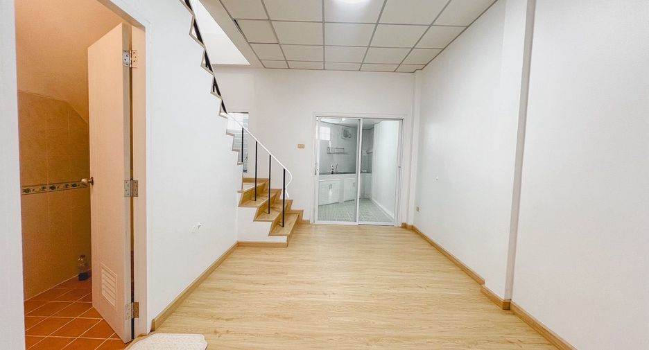 For rent 3 bedrooms townhouse in Mueang Phuket, Phuket