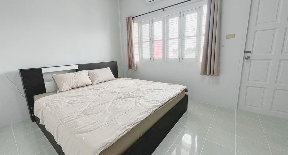 For rent 3 bedrooms townhouse in Mueang Phuket, Phuket