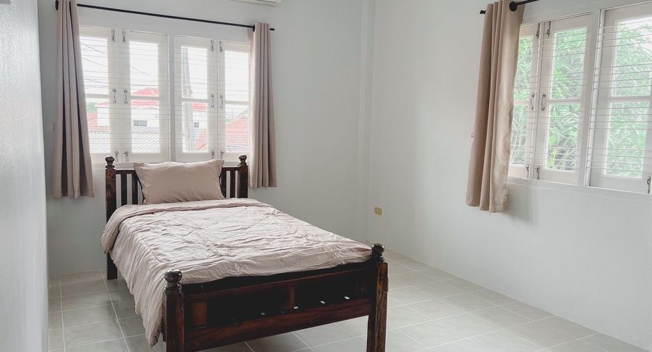 For rent 3 bedrooms townhouse in Mueang Phuket, Phuket
