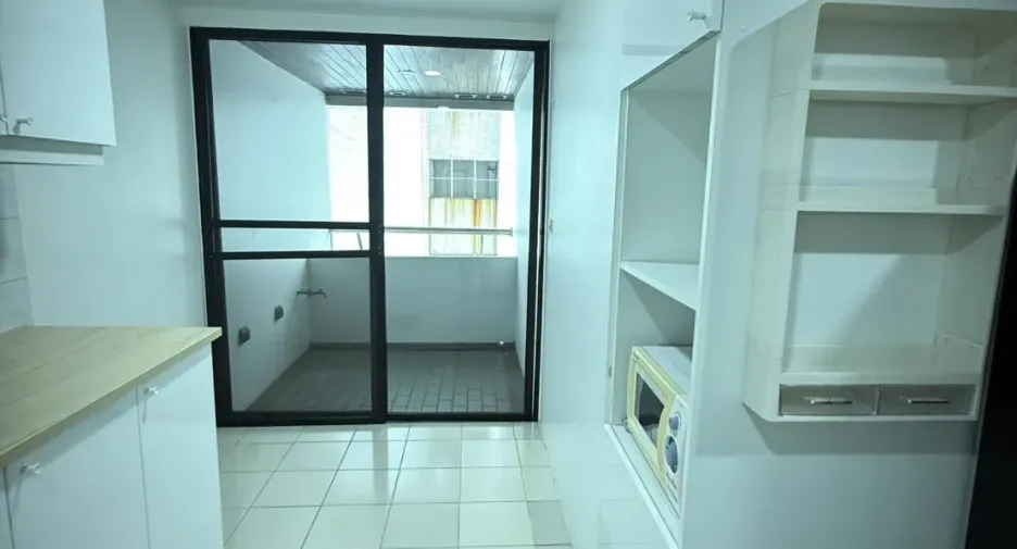 For rent 2 bedrooms apartment in Huai Khwang, Bangkok