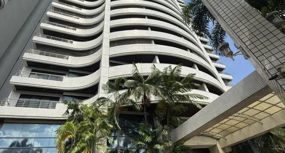 For rent 2 bedrooms apartment in Huai Khwang, Bangkok