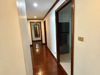 For rent 2 bedrooms apartment in Huai Khwang, Bangkok