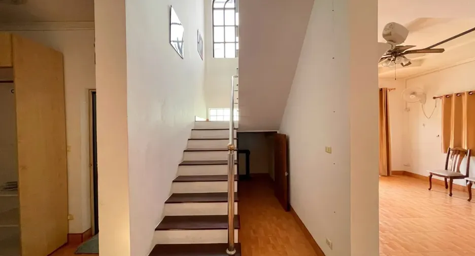 For rent and for sale 4 bedrooms house in Bang Lamung, Chonburi