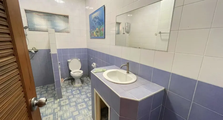 For rent and for sale 4 bedrooms house in Bang Lamung, Chonburi