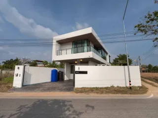 For Rent 4 Bedroom House In Bang Lamung, Chonburi