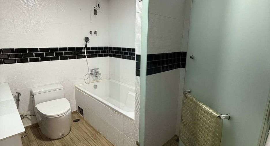 Condo en venta de 2 habitaciones en Thon Buri, Bangkok