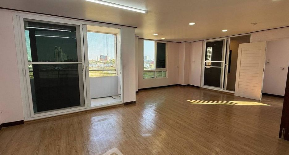 Condo en venta de 2 habitaciones en Thon Buri, Bangkok