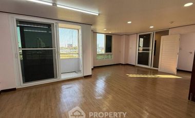 Condo en venta de 2 habitaciones en Thon Buri, Bangkok