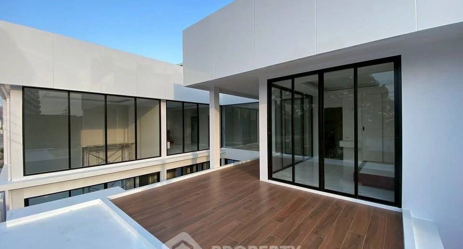 À vendre 5 chambres maison à Pratumnak, Pattaya