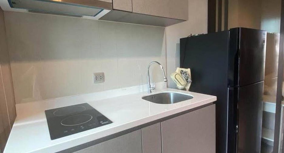 À vendre 1 chambre condo à Huai Khwang, Bangkok