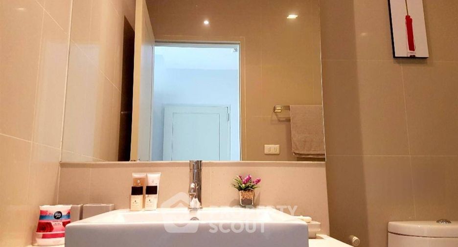 For sale 1 bed condo in Khlong Toei, Bangkok