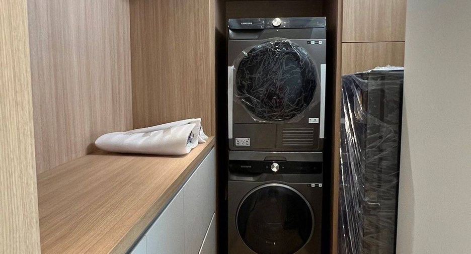 Продажа 2 спальни кондо в Щаттхана, Бангкок