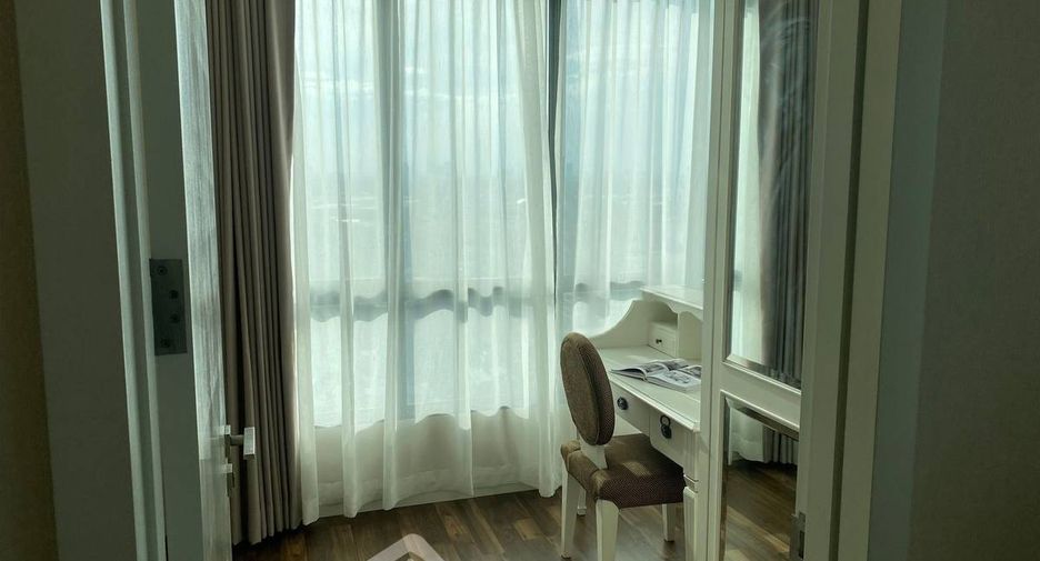 For sale 2 bedrooms condo in Phra Khanong, Bangkok