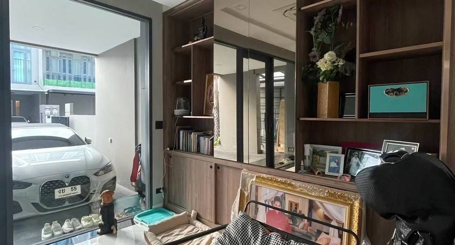 Reihenhaus zum Kauf mit 3 Zimmer in Chatuchak, Bangkok
