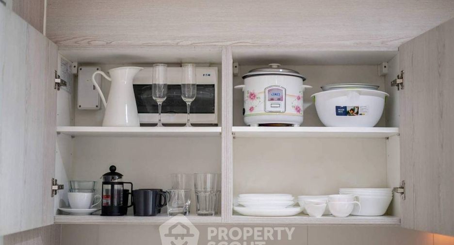 For sale 2 bedrooms condo in Khlong Toei, Bangkok