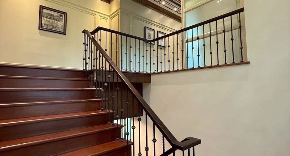 For sale 5 bedrooms house in Bang Khae, Bangkok