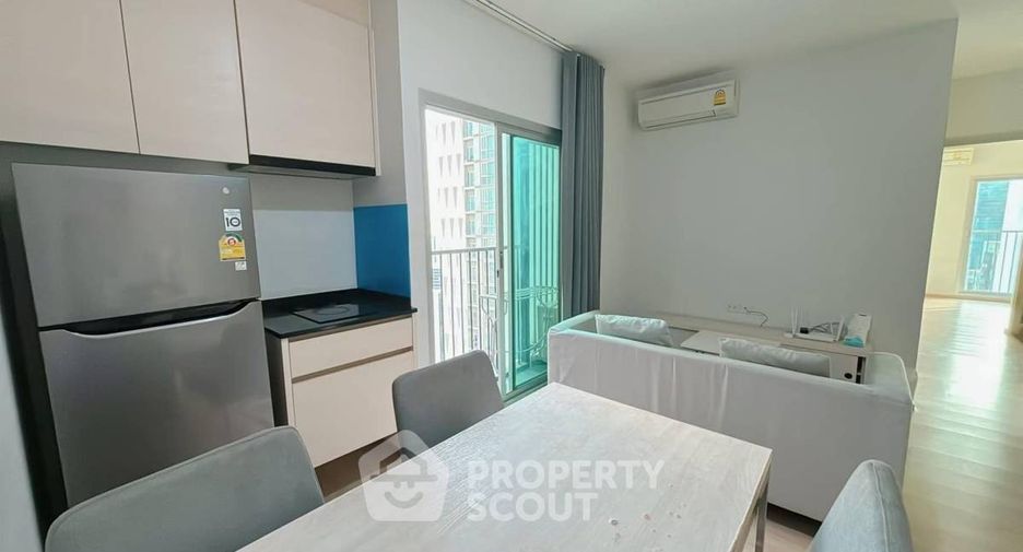 For rent 2 bedrooms condo in Huai Khwang, Bangkok