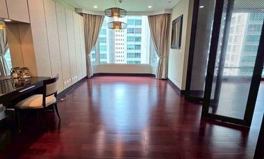 Condo en alquiler de 3 habitaciones en Pathum Wan, Bangkok