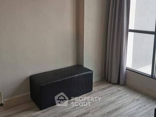 For rent 2 bedrooms condo in Huai Khwang, Bangkok