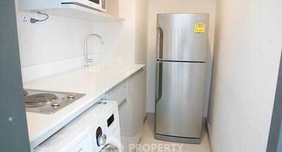 For rent 2 bedrooms condo in Huai Khwang, Bangkok