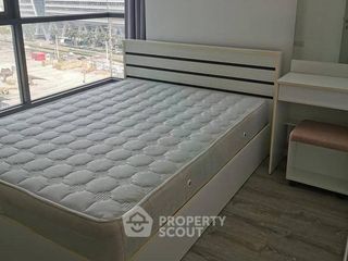 For rent 2 bedrooms condo in Huai Khwang, Bangkok