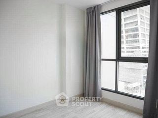 For rent 2 bedrooms condo in Huai Khwang, Bangkok