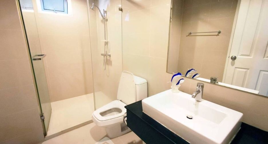 Wohnung zur Miete mit 2 Zimmer in Huai Khwang, Bangkok
