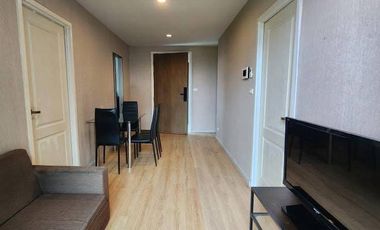 For rent 2 bedrooms condo in Huai Khwang, Bangkok