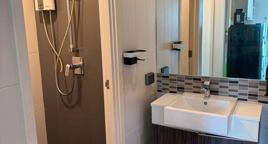 For rent 2 bedrooms condo in Phaya Thai, Bangkok