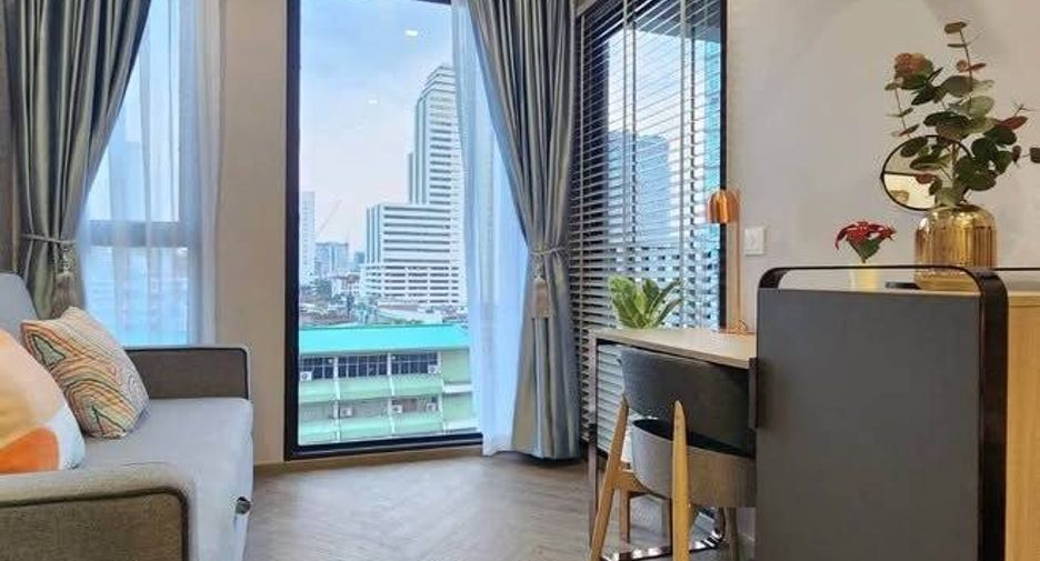 For rent 2 bedrooms condo in Bang Rak, Bangkok