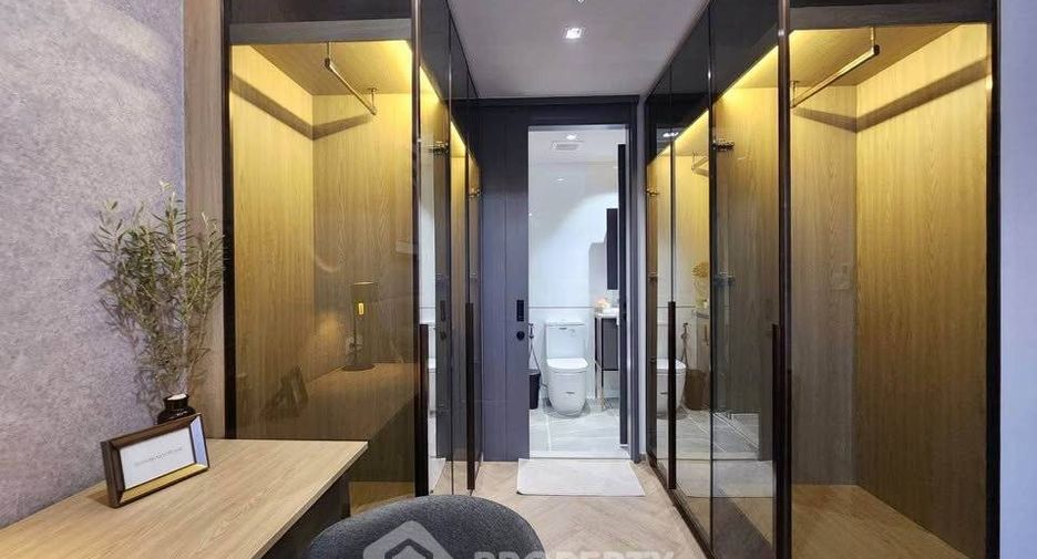 For rent 2 bedrooms condo in Bang Rak, Bangkok