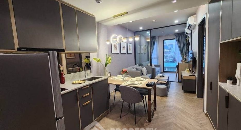 For rent 2 bedrooms condo in Bang Rak, Bangkok