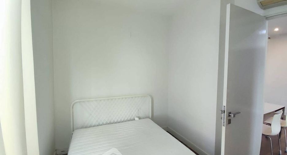 For rent 2 bedrooms condo in Phra Khanong, Bangkok
