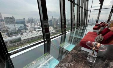 For rent 2 bedrooms condo in Huai Khwang, Bangkok