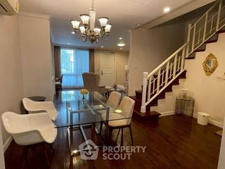For rent 3 bedrooms condo in Huai Khwang, Bangkok